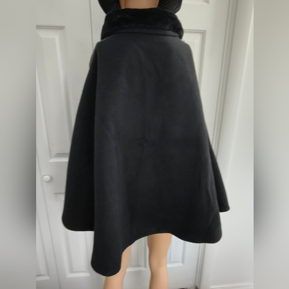 BCBG Black Cape Coat Fashion One Size . - Picture 3 of 6